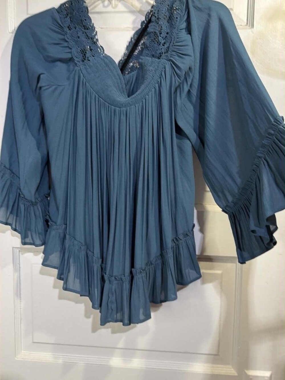 Loft blue blouse size M ruffle sleeves and bottom - Picture 3 of 7